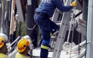基督城强震75亡300失踪 百余受困者获救