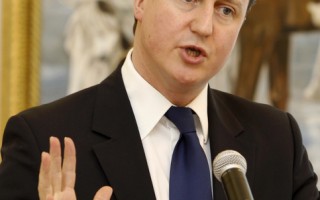 英國撤僑行動混亂 首相道歉