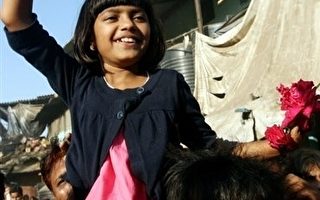 孟買火災重創貧民窟 奧斯卡童星痛失家園