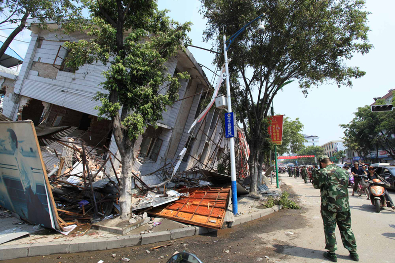 盈江学生遇难30万灾民惊恐更大地震降临 大纪元