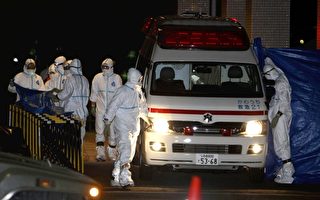 2011年3月24日，福島核電廠員工遭輻射污染已送醫治療。(STR/AFP/Getty Images)