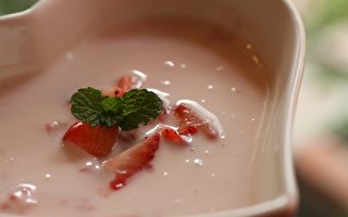 【舞动味蕾】健康美味自制草莓优格