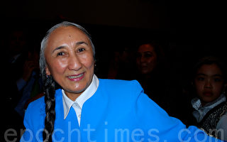 世界維吾爾代表大會主席熱比婭• 卡德爾女士出席了在阿德雷德舉辦的維吾爾節慶活動。（攝影：李倩西/大紀元）