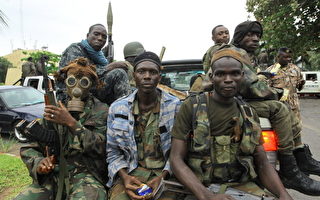 国际社会承认的当选总统瓦塔拉的“共和军”士兵(AFP)