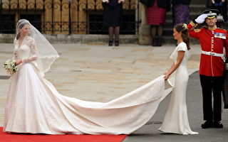英新王妃凯特 象牙色长袖婚纱显高贵