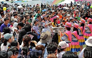 韩国各地庆典为“儿童节”添彩