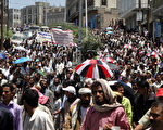 也门军火库爆炸 濒内战边缘