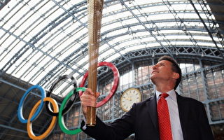 倫敦奧運火炬亮相 雙層八千個小孔