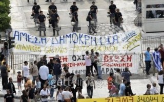 希腊三度全国大罢工 国会辩论紧缩政策