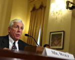 美国众议员弗兰克‧沃夫（Frank Wolf）在白宫的一个听证会上。（图片来源：Getty Images）