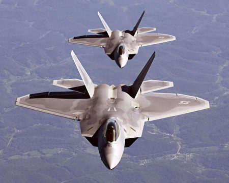 美國空軍F-22 超音速戰鬥機出現氧氣供應問題，自5月3日起全面停飛。（圖片來源：HO／AFP）