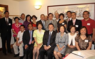 華裔湯偉麟參選聯邦參議員 赴芝華埠求支持