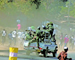 馬拉威政府鎮壓各大城市連續2天的抗議活動，造成18人死亡。（AFP）