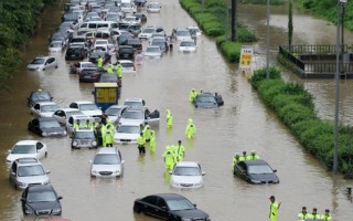 韓暴雨引發土石流 首爾交通癱瘓