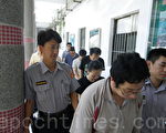 螳螂捕蟬  黃雀在後