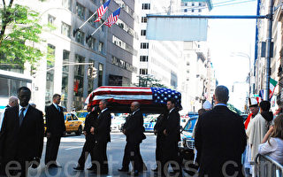 前纽约州长卡瑞葬礼 曼哈顿举行