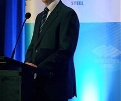 BlueScope钢铁公司的总经理Paul 2011年8月22日在悉尼向媒体发布该公司的全年业绩。表示目前澳洲钢铁公司和制造业正面临一些重要的宏观经济问题(Photo :GREG WOOD/ AFP/ Getty)