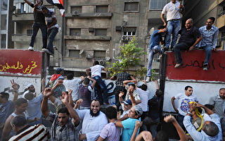 埃及反以示威者冲击以色列使馆