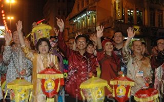 马来西亚官民提灯游行庆中秋