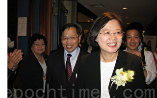 与蔡英文会面 支持者喊“冻蒜”
