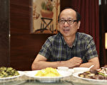 上屆「全世界中國菜廚技大賽」粵菜銅獎得主，香港名廚李文基表示，廚技大賽發揚傳統，意義重大。他祝願即將舉行的第四屆大賽圓滿成功。（攝影：余鋼/大紀元）