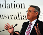澳洲國庫部長史萬（Wayne Swan）因帶領國家度過全球金融危機，獲選為「歐洲金融」（Euromoney）雜誌的「年度最佳財長」。(TORSTEN BLACKWOOD/AFP/Getty Images)