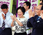 公民黨42人區選 陳太撐場