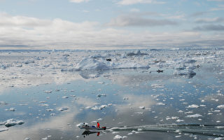 格陵蘭島第二大冰川分裂加速
