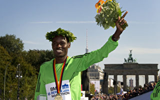 肯尼亚选手创马拉松世界纪录 快21秒
