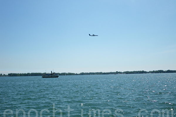 美戰機射導彈 擊落休倫湖上空八角形物體