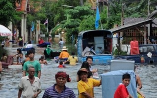 洪水肆虐  泰力保曼谷不淹水