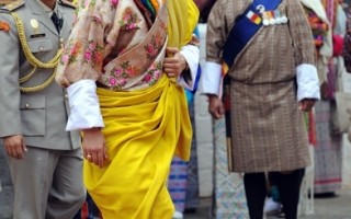 “最帅国王”完婚 不丹举国欢腾