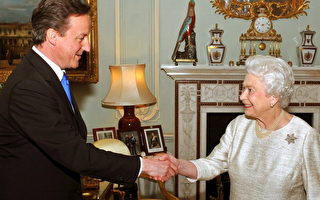 英国首相提议允许继承王位男女平等