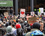 “占领多伦多” 金融区三千人示威游行