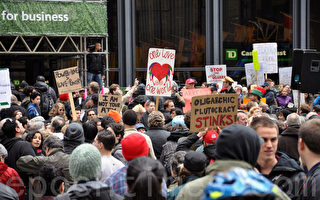 「佔領多倫多」 金融區三千人示威遊行