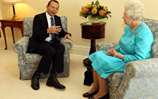 女王接見澳洲兩黨政治家
