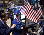 美國股市星期五（10月21日）大幅度上漲。道瓊斯工業平均指數漲幅為2.31%。圖為紐約證券交易所。（Ramin Talaie / 2010 Getty Images）