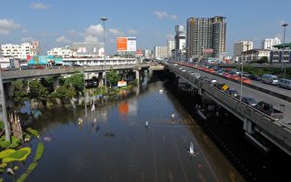 洪峰大潮同至 曼谷險情若過 週後退水