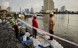 曼谷築大堤阻洪水 府市對嗆防洪不力