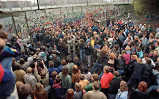 历史今日：柏林墙倒22年 中国何去何从