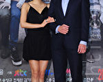 朴真熙和宋一国出席韩剧《发酵家族》的发布会。（摄影:李裕贞/大纪元）