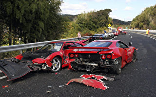 最昂贵车祸 14跑车追撞损失400万美元