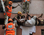 東部城市加爾各答（Kolkata）的AMRI醫院大火，已造成61人死亡。(AFP)