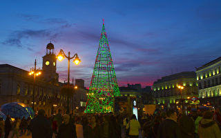 组图：西班牙街头  耶诞气氛浓