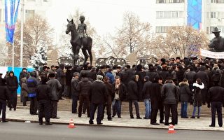 哈萨克斯坦独立日爆发骚乱 致10多人死亡