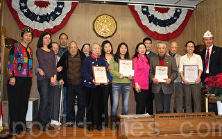 華裔退伍軍人會感恩餐會 8子弟獲獎學金