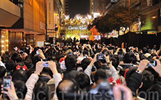组图：香港12年最冷平安夜气氛热炽
