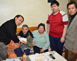 “实物银行”提供食物应急协助胡家渡难关