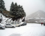 合歡山雪勢大  昆陽以上封路