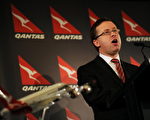 澳洲航空公司（Qantas）执行长乔伊斯6日表示，国会通过法案束缚澳航，这将使澳航的未来“十分堪忧”。图为2011年8月24日，乔伊斯在悉尼宣布澳航全年业绩。（GREG WOOD/AFP/Getty Images）